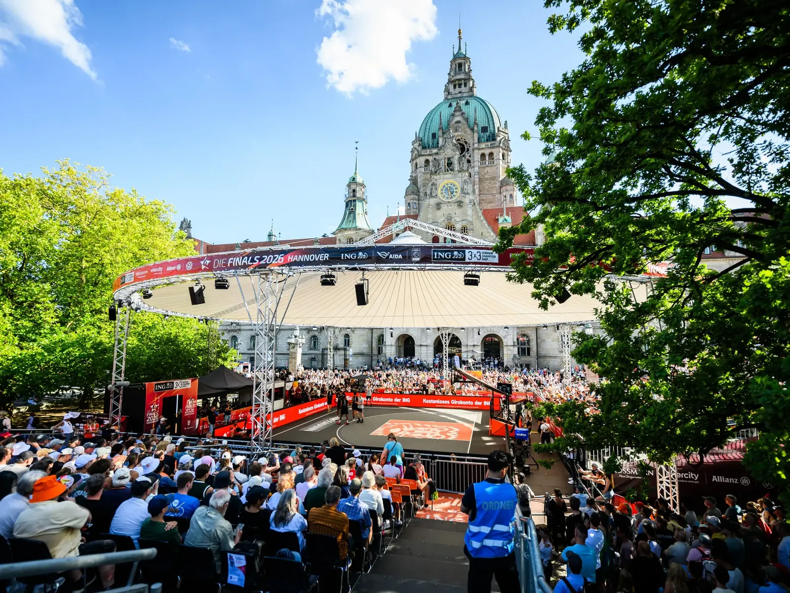 Bei den Finals 2026 wird vor dem Neuen Rathaus in Hannover 3x3-Basketball gespielt.